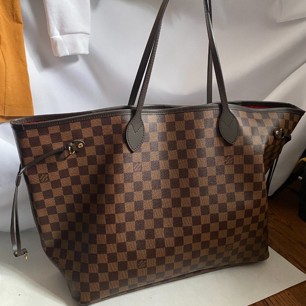 ***AUTHENTIC*** LV Damier Neverfull MM - Barely worn!